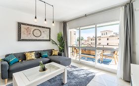 Sea View 2 Bedroom Apartment 2 Min Away From The Beach