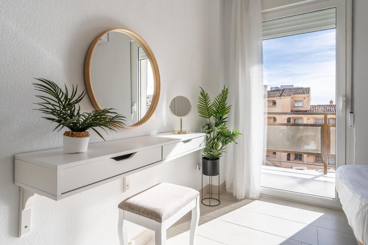 Sea View 2 Bedroom Apartment 2 Min Away From The Beach Torremolinos Exterior photo