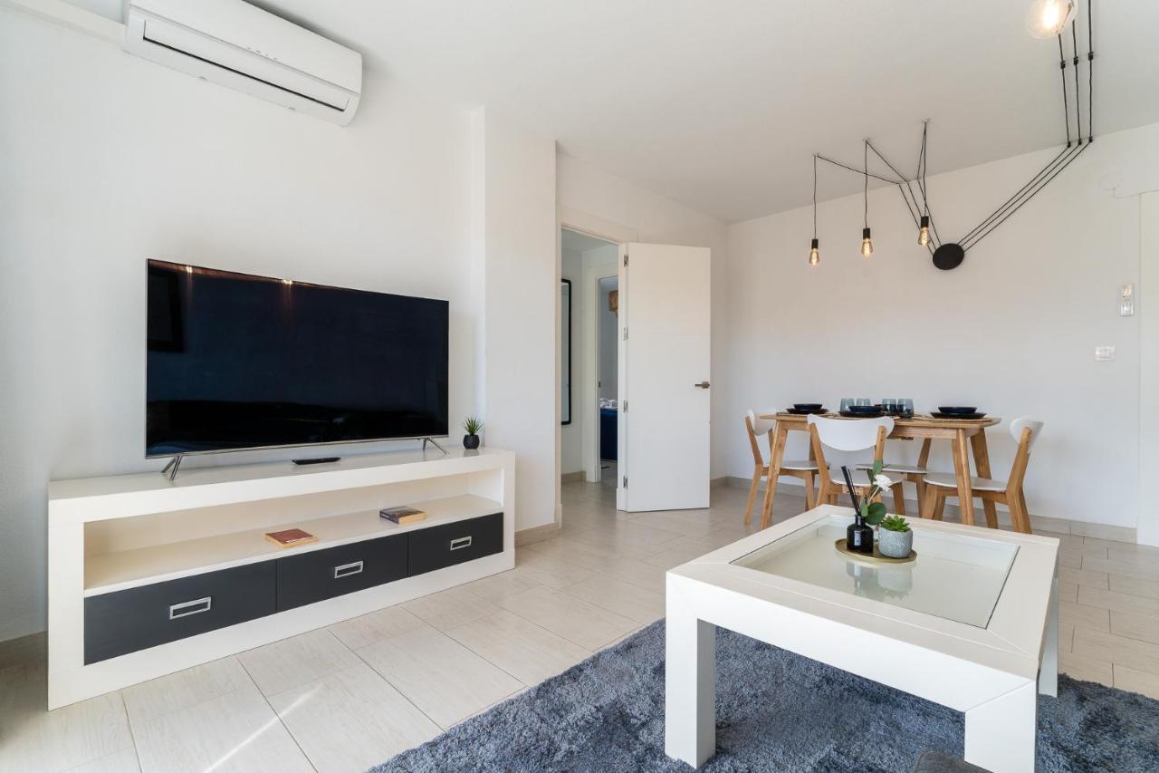 Sea View 2 Bedroom Apartment 2 Min Away From The Beach Torremolinos Exterior photo